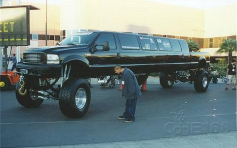 ��Ц����չ