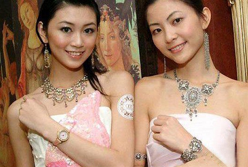 �Ƶ�ӭ��С��