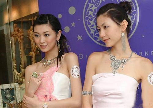 �Ƶ�ӭ��С��