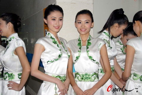 ������Ů־Ը��