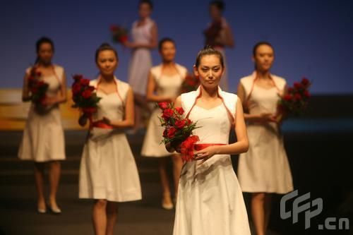 ���˻�佱��Ů